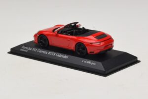 Porsche 911 991.1 Carrera 4 GTS Kabrió Piros Minichamps 1:43 410067330 Fém – 3. kép a 5-ből