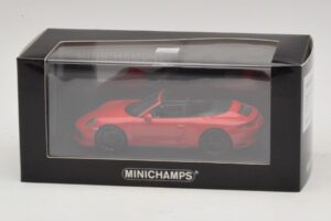Porsche 911 991.1 Carrera 4 GTS Kabrió Piros Minichamps 1:43 410067330 Fém – 5. kép a 5-ből