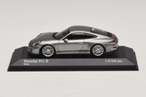 Porsche 911 991.1 R Ezüst Minichamps 1:43 410066224 Fém