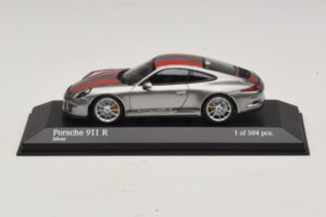 Porsche 911 991.1 R Ezüst Narancssárga Csíkokkal Minichamps 1:43 410066222 Fém