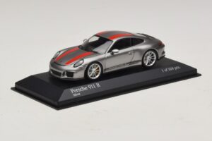 Porsche 911 991.1 R Ezüst Narancssárga Csíkokkal Minichamps 1:43 410066222 Fém – 2. kép a 5-ből