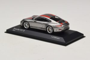 Porsche 911 991.1 R Ezüst Narancssárga Csíkokkal Minichamps 1:43 410066222 Fém – 3. kép a 5-ből