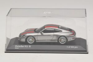 Porsche 911 991.1 R Ezüst Narancssárga Csíkokkal Minichamps 1:43 410066222 Fém – 4. kép a 5-ből