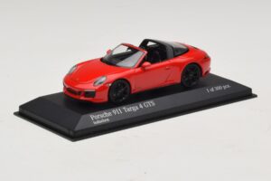 Porsche 911 991.1 Targa 4 GTS Piros Minichamps 1:43 410067340 Fém – 2. kép a 5-ből