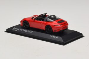 Porsche 911 991.1 Targa 4 GTS Piros Minichamps 1:43 410067340 Fém – 3. kép a 5-ből