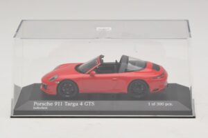 Porsche 911 991.1 Targa 4 GTS Piros Minichamps 1:43 410067340 Fém – 4. kép a 5-ből