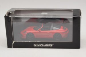 Porsche 911 991.1 Targa 4 GTS Piros Minichamps 1:43 410067340 Fém – 5. kép a 5-ből
