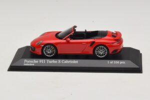 Porsche 911 991.1 Turbo S Kabrió Piros Minichamps 1:43 410067180 Fém