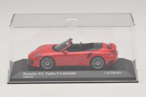 Porsche 911 991.1 Turbo S Kabrió Piros Minichamps 1:43 410067180 Fém – 4. kép a 5-ből