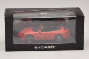 Porsche 911 991.2 Carrera 4 Kabrió Narancssárga Minichamps 1:43 410067231 Fém – 5. kép a 5-ből