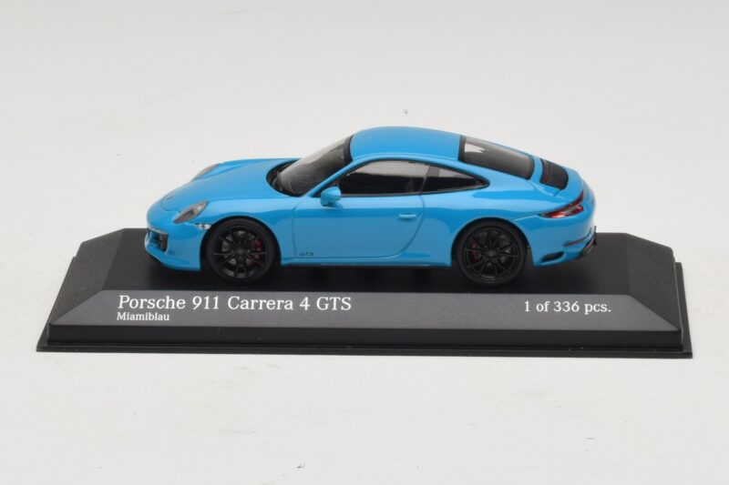 Porsche 911 991.2 Carrera 4 GTS Miami Blue Minichamps 1:43 410067322 Fém