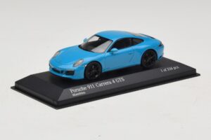 Porsche 911 991.2 Carrera 4 GTS Miami Blue Minichamps 1:43 410067322 Fém – 2. kép a 5-ből