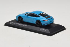 Porsche 911 991.2 Carrera 4 GTS Miami Blue Minichamps 1:43 410067322 Fém – 3. kép a 5-ből