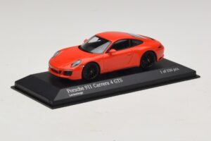 Porsche 911 991.2 Carrera 4 GTS Narancssárga Minichamps 1:43 410067321 Fém – 2. kép a 5-ből