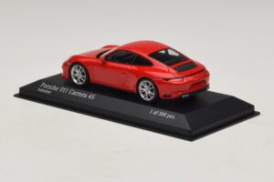 Porsche 911 991.2 Carrera 4S Piros Minichamps 1:43 410067240 Fém – 3. kép a 5-ből