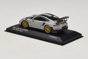 Porsche 911 991.2 GT2 RS Weissach Package Chalk Minichamps 1:43 410067220 Fém – 3. kép a 5-ből