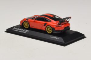 Porsche 911 991.2 GT2 RS Weissach Package Narancssárga Minichamps 1:43 410067224 Fém – 3. kép a 5-ből