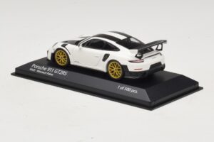 Porsche 911 991.2 GT2 RS Weissach Package Fehér Minichamps 1:43 410067222 Fém – 3. kép a 5-ből