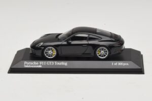 Porsche 911 991.2 GT3 Touring Fekete Metál Minichamps 1:43 410067424 Diecast