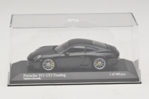 Porsche 911 991.2 GT3 Touring Fekete Metál Minichamps 1:43 410067424 Diecast – 4. kép a 5-ből