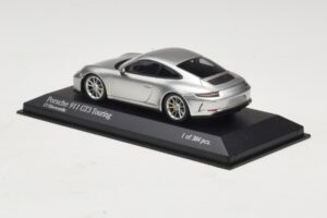 Porsche 911 991.2 GT3 Touring Ezüst Minichamps 1:43 410067422 Fém – 3. kép a 5-ből