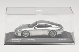Porsche 911 991.2 GT3 Touring Ezüst Minichamps 1:43 410067422 Fém – 4. kép a 5-ből
