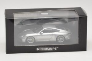 Porsche 911 991.2 GT3 Touring Ezüst Minichamps 1:43 410067422 Fém – 5. kép a 5-ből
