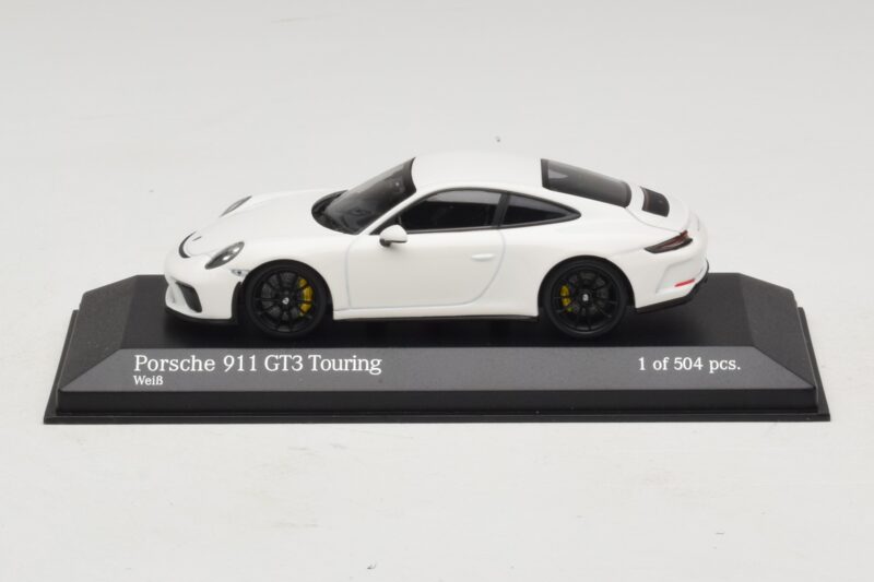 Porsche 911 991.2 GT3 Touring Fehér Minichamps 1:43 410067420 Fém