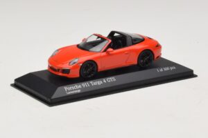 Porsche 911 991 Targa 4 GTS Narancssárga Minichamps 1:43 410067341 Fém – 2. kép a 5-ből