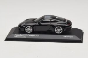 Porsche 911 992 Carrera 4S Fekete Metál Minichamps 1:43 410069320 Fém