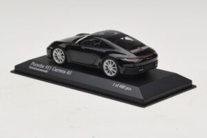 Porsche 911 992 Carrera 4S Fekete Metál Minichamps 1:43 410069320 Fém – 3. kép a 5-ből
