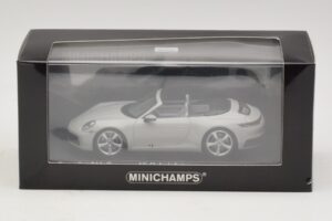 Porsche 911 992 Carrera 4S Kabrió Szürke Minichamps 1:43 410069331 Fém – 5. kép a 5-ből