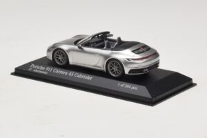 Porsche 911 992 Carrera 4S Kabrió Ezüst Minichamps 1:43 410069330 Fém – 3. kép a 5-ből