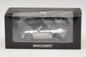 Porsche 911 992 Carrera 4S Kabrió Ezüst Minichamps 1:43 410069330 Fém – 5. kép a 5-ből