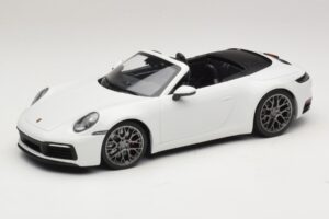 Porsche 911 992 Carrera 4S Kabrió Fehér Minichamps 1:18 155067330 Fém