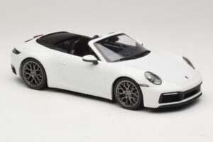 Porsche 911 992 Carrera 4S Kabrió Fehér Minichamps 1:18 155067330 Fém – 4. kép a 6-ből