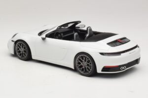 Porsche 911 992 Carrera 4S Kabrió Fehér Minichamps 1:18 155067330 Fém – 5. kép a 6-ből