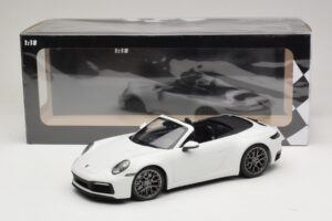 Porsche 911 992 Carrera 4S Kabrió Fehér Minichamps 1:18 155067330 Fém – 6. kép a 6-ből