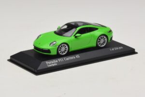 Porsche 911 992 Carrera 4S Zöld Minichamps 1:43 410069322 Fém – 2. kép a 5-ből