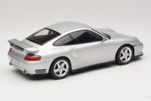 Porsche 911 996 GT2 Ezüst KK-Scale 1:18 KKDC181451 Fém – 2. kép a 6-ből