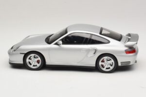 Porsche 911 996 GT2 Ezüst KK-Scale 1:18 KKDC181451 Fém – 3. kép a 6-ből