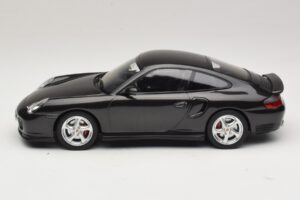 Porsche 911 996 Turbo Fekete Metál KK-Scale 1:18 KKDC181472 Fém – 3. kép a 6-ből