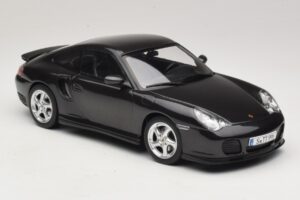 Porsche 911 996 Turbo Fekete Metál KK-Scale 1:18 KKDC181472 Fém – 4. kép a 6-ből