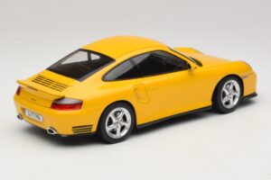 Porsche 911 996 Turbo Sárga KK-Scale 1:18 KKDC181473 Fém – 2. kép a 6-ből