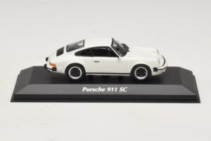 Porsche 911 SC Fehér Maxichamps 1:43 940062020 Diecast