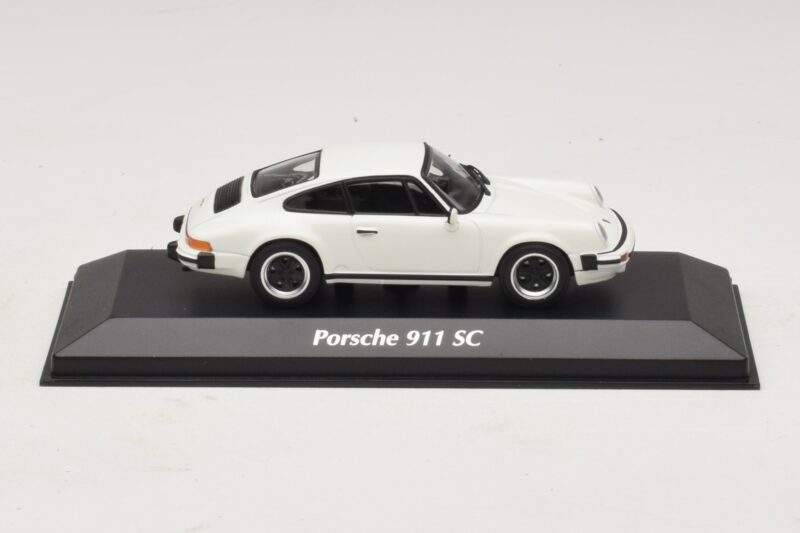 Porsche 911 SC Fehér Maxichamps 1:43 940062020 Fém