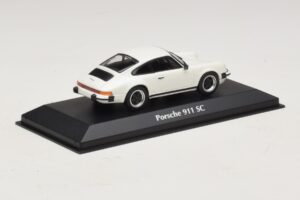 Porsche 911 SC Fehér Maxichamps 1:43 940062020 Fém – 2. kép a 5-ből