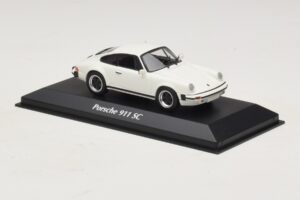 Porsche 911 SC Fehér Maxichamps 1:43 940062020 Fém – 3. kép a 5-ből