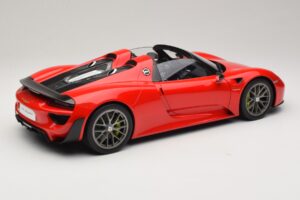 Porsche 918 Spyder Weissach Package Guards Red AUTOart 1:12 12122 Fém – 3. kép a 8-ből