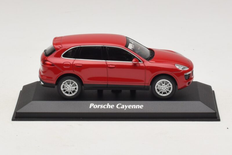 Porsche Cayenne 958 Piros Maxichamps 1:43 940063200 Fém